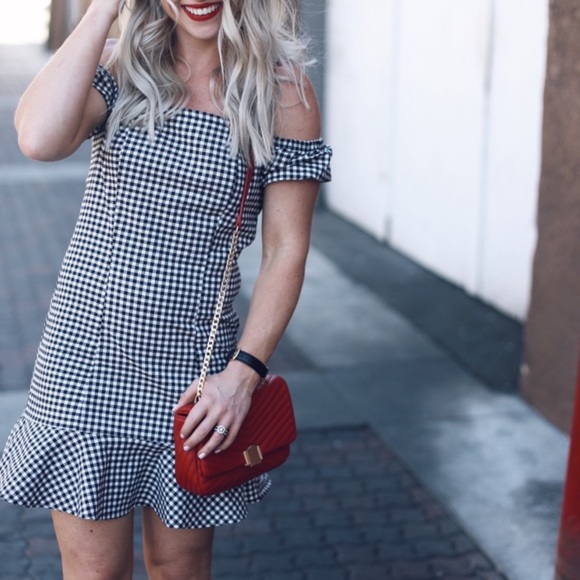 H&M Black + White Gingham Cold Shoulder Dress - Picture 4 of 15